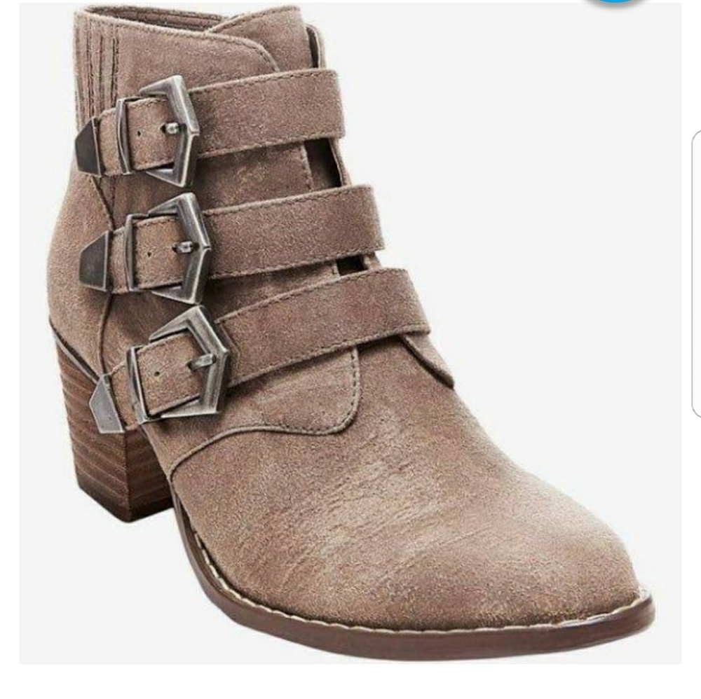 Womens Betseyville Booties 9size